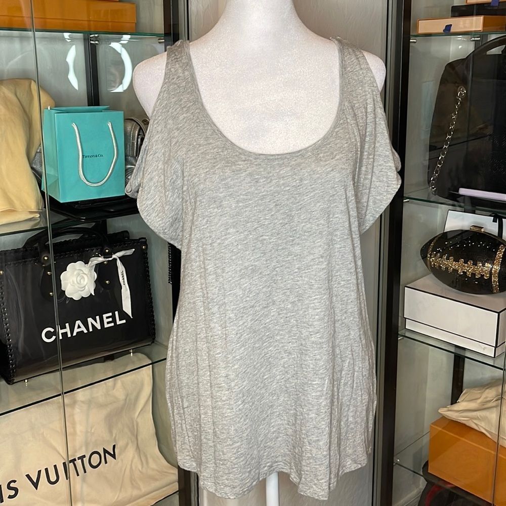 VICTORIA’S SECRET Cold Should T-shirt in Gray